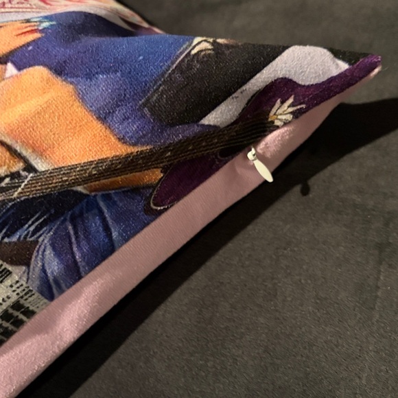 Taylor Swift Throw Pillow - Picture 3 of 6